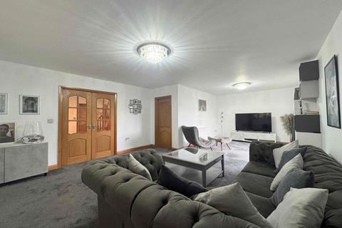 4 bedroom detached house for sale, Laund Road, Huddersfield HD3