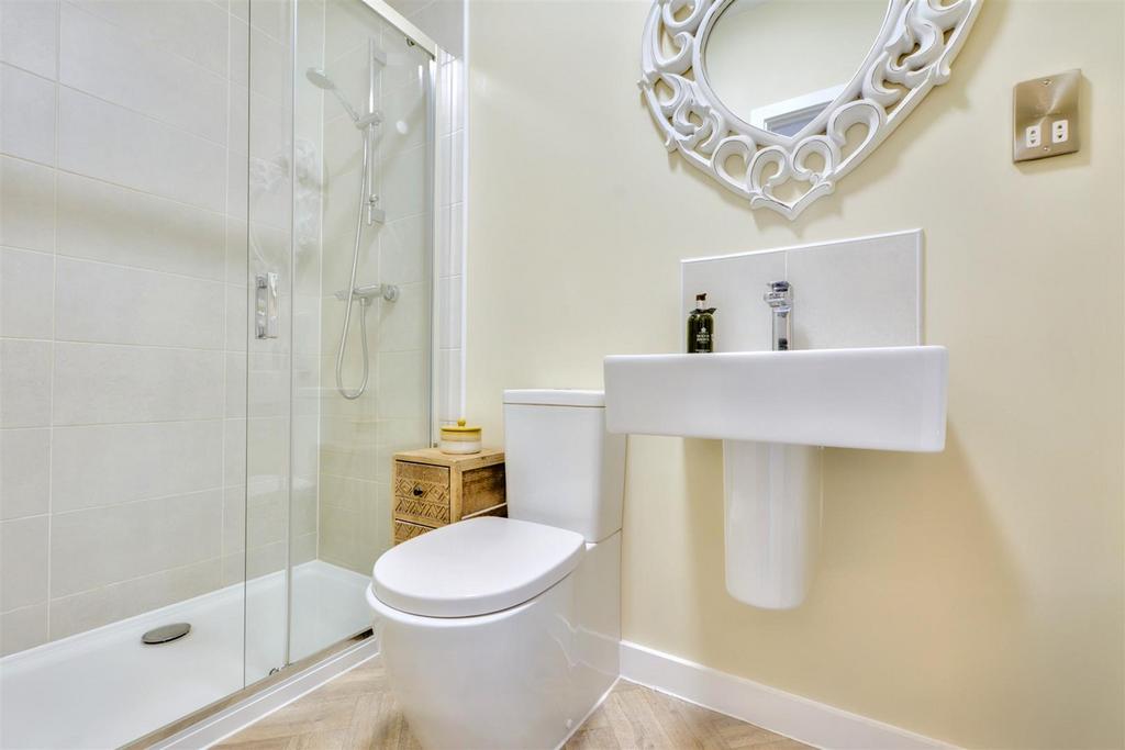 Ensuite 2.jpeg