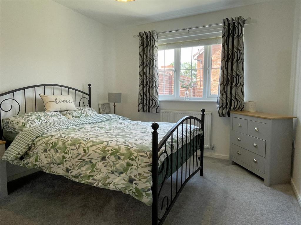 Bed1.JPG