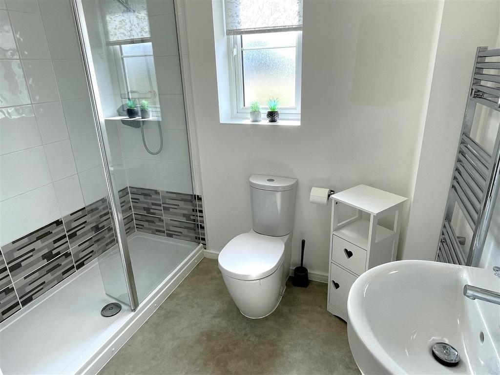 Bathroom.JPG