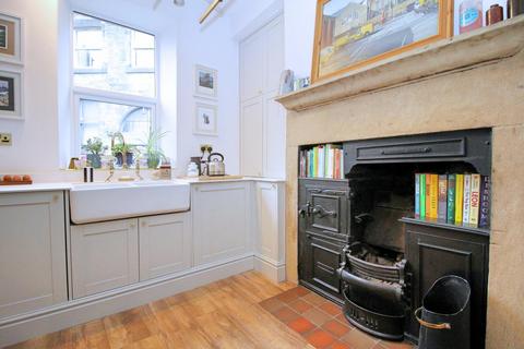 15 Orchard Lane, Guiseley, Leeds, LS20 9HZ
