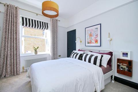 15 Orchard Lane, Guiseley, Leeds, LS20 9HZ