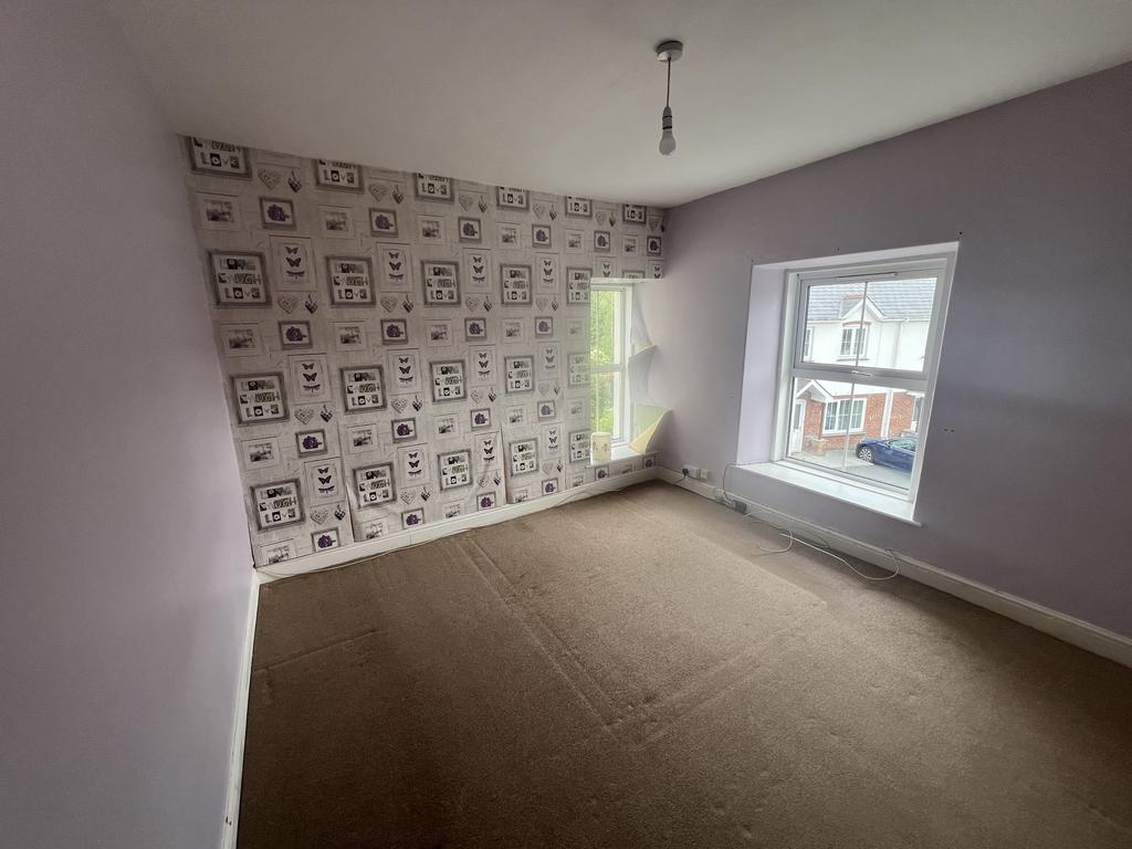 Rear bedroom 1