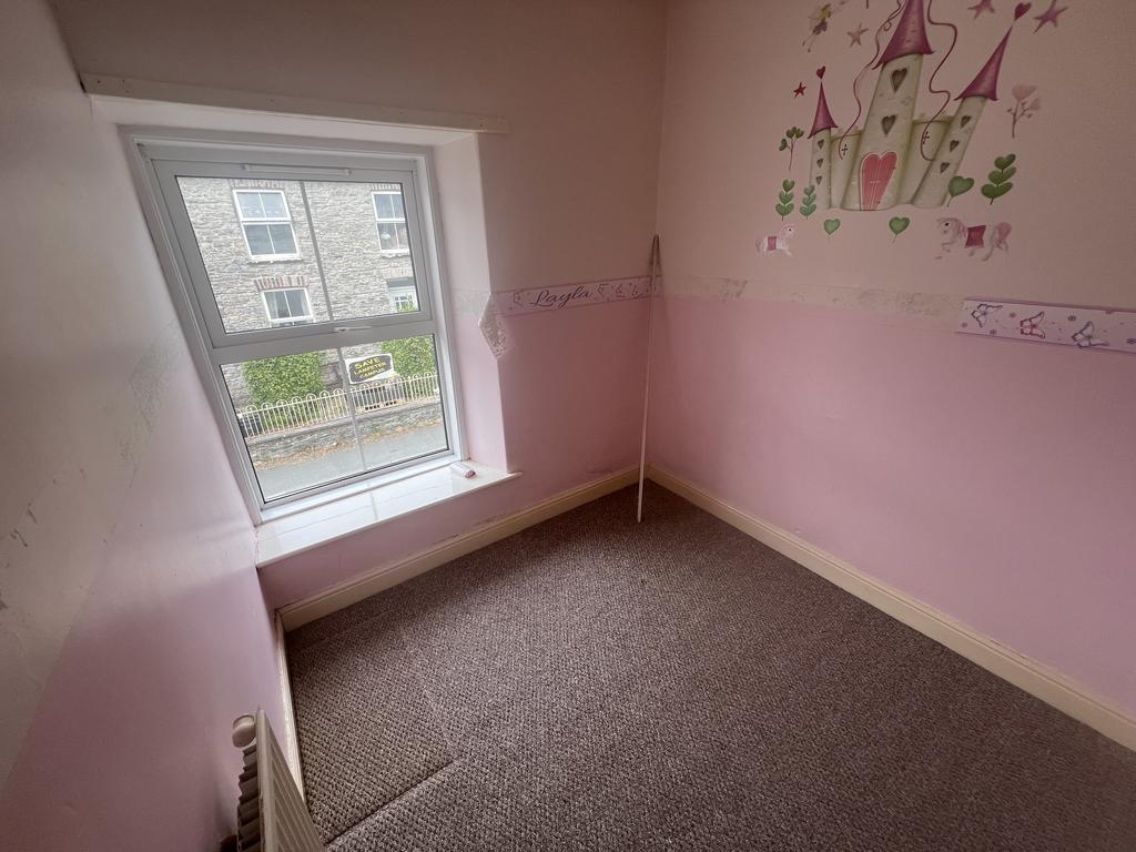 Front bedroom 3/study