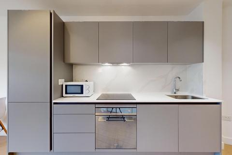 Studio to rent, New Horizons Court