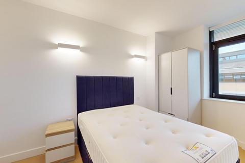 Studio to rent, New Horizons Court