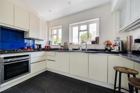 Yorick Cottage Weycombe Road, Haslemere, GU27 1EL