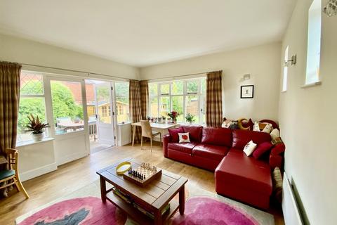 Yorick Cottage Weycombe Road, Haslemere, GU27 1EL