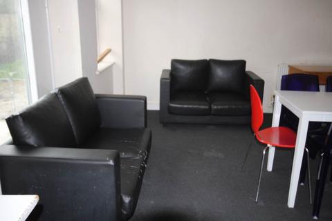 2 bedroom apartment to rent, Quebec Street, Bradford City Centre,