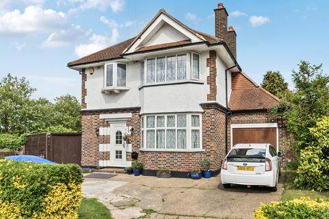 3 bedroom detached house for sale, Woodyates Road, Lee
