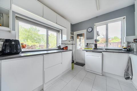 3 bedroom detached house for sale, Woodyates Road, Lee