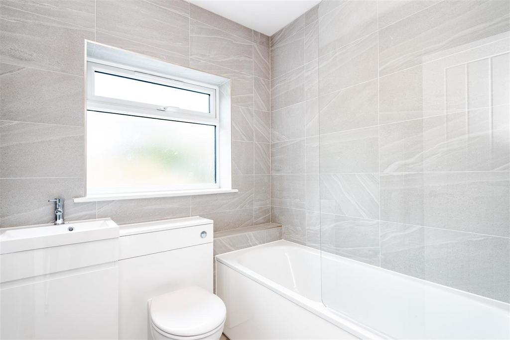 Bathroom (1).jpg