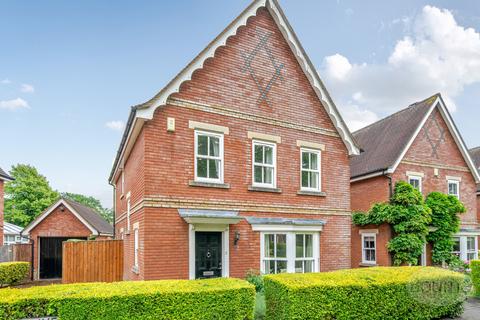 29 Monro Drive, Guildford, GU2 9PS