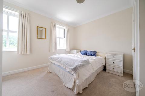 29 Monro Drive, Guildford, GU2 9PS