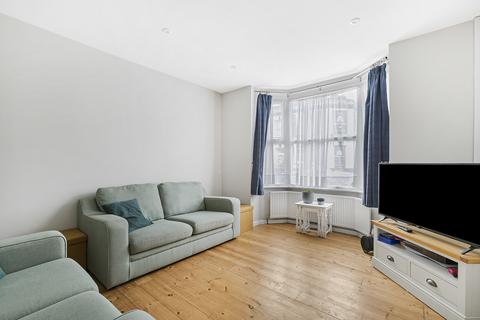 32 Edgell Road, Staines-upon-thames, TW18 2ES