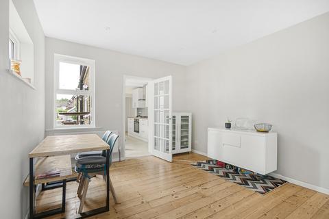 32 Edgell Road, Staines-upon-thames, TW18 2ES