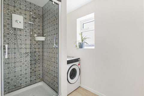 32 Edgell Road, Staines-upon-thames, TW18 2ES