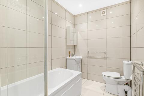 32 Edgell Road, Staines-upon-thames, TW18 2ES