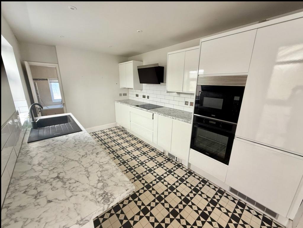 4 Bedroom House - Students/Professionals