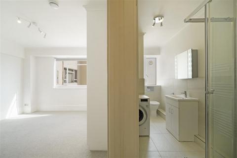 Studio for sale, Sloane Avenue, SW3