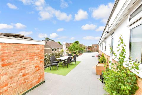2 bedroom maisonette for sale, Trehaven Parade, Reigate RH2