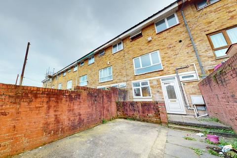 1 bedroom ground floor flat for sale, Round Wood, Cardiff CF23