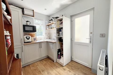 6 Station Road, Deepcar, Sheffield, S36 2UQ