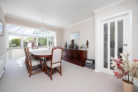 4 bedroom detached house for sale, Kenton Drive, Trowbridge