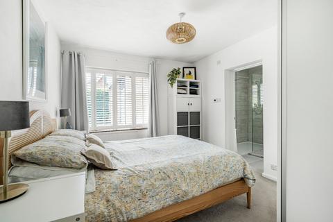 1 Bernards Close, Chearsley, Aylesbury, HP18 0BX