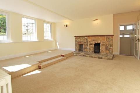 4 bedroom townhouse for sale, High Street, Alderney GY9