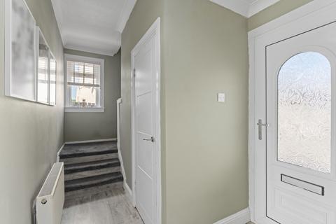2 Burns Crescent, Harthill, Shotts, ML7 5QY