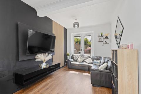 2 Burns Crescent, Harthill, Shotts, ML7 5QY