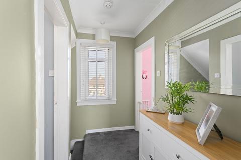 2 Burns Crescent, Harthill, Shotts, ML7 5QY