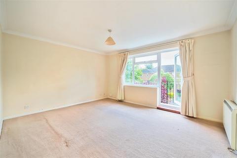 24 Lockesley Square, Surbiton, KT6 6RT