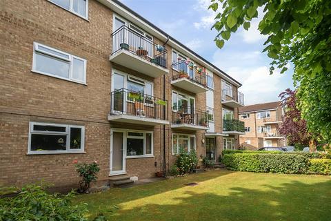 24 Lockesley Square, Surbiton, KT6 6RT