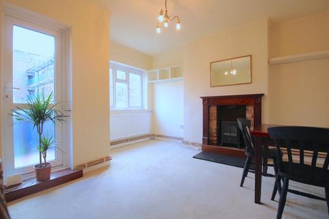 2 bedroom flat to rent, Tullis House, London E9