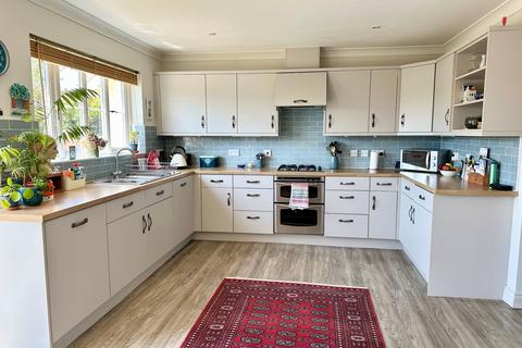 4 bedroom detached house for sale, Helston TR13