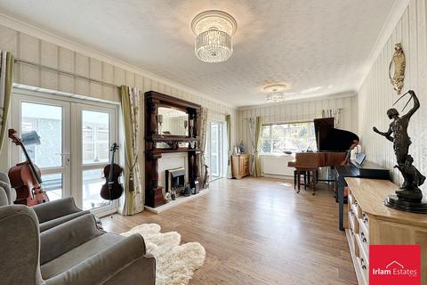 3 bedroom detached bungalow for sale, Smithy Brow, Croft, WA3