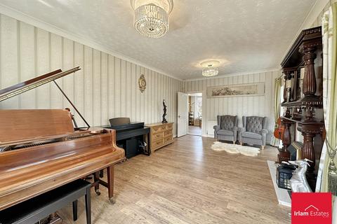 3 bedroom detached bungalow for sale, Smithy Brow, Croft, WA3