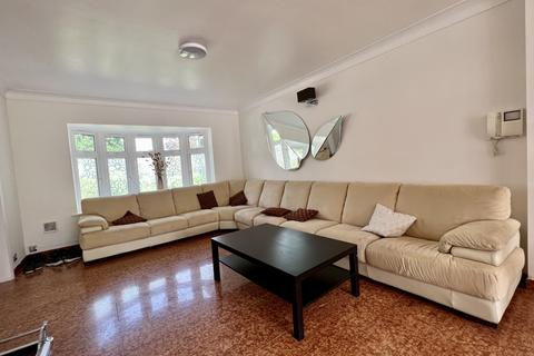 1 bedroom in a house share to rent, Quinta Drive, Barnet, Hertfordshire, EN5