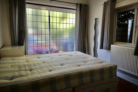 1 bedroom in a house share to rent, Quinta Drive, Barnet, Hertfordshire, EN5