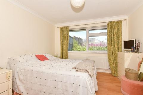 16 Avondale Close, Whitstable, CT5 3QA
