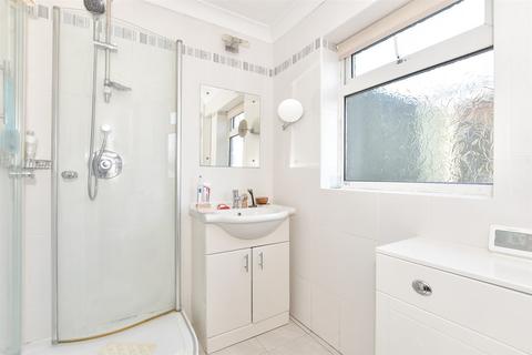 16 Avondale Close, Whitstable, CT5 3QA