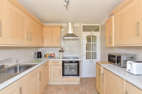 16 Avondale Close, Whitstable, CT5 3QA