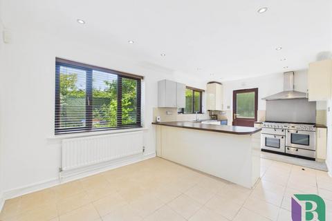 4 bedroom detached house for sale, Brearley Avenue, Milton Keynes MK6