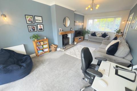 3 bedroom semi-detached house for sale, Southlands Grove, Bingley, BD16