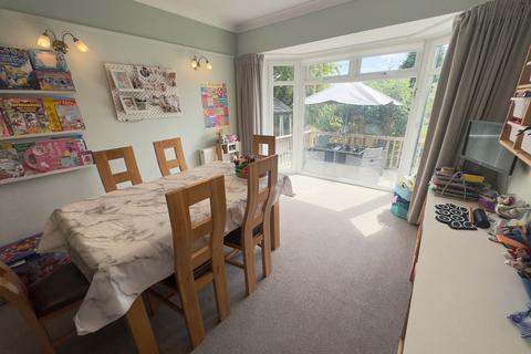 3 bedroom semi-detached house for sale, Southlands Grove, Bingley, BD16