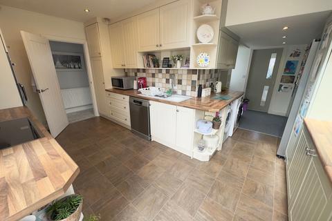 3 bedroom semi-detached house for sale, Southlands Grove, Bingley, BD16