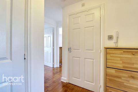 undefined, Fairwater Drive, SHEPPERTON