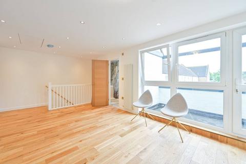 2 bedroom maisonette to rent, Fir Trees Close, Rotherhithe, London, SE16